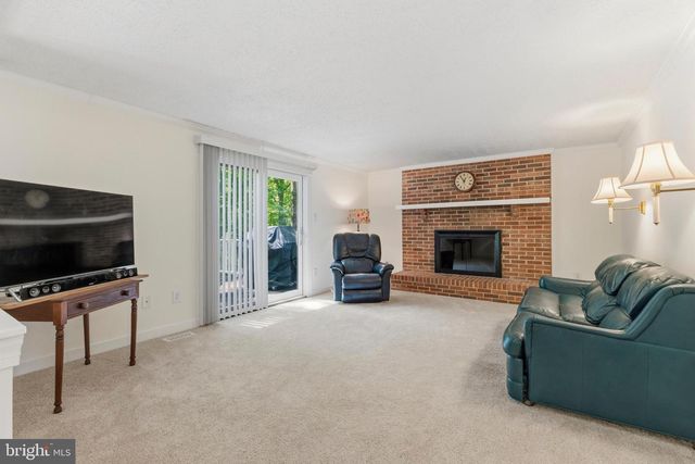8181 ERIKA DR, Manassas, VA 20112