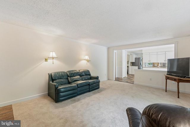 8181 ERIKA DR, Manassas, VA 20112