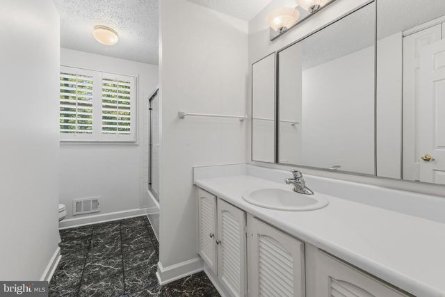 8181 ERIKA DR, Manassas, VA 20112