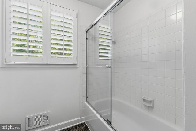 8181 ERIKA DR, Manassas, VA 20112