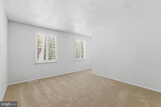 8181 ERIKA DR, Manassas, VA 20112
