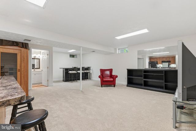 8181 ERIKA DR, Manassas, VA 20112