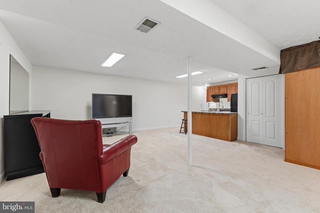 8181 ERIKA DR, Manassas, VA 20112