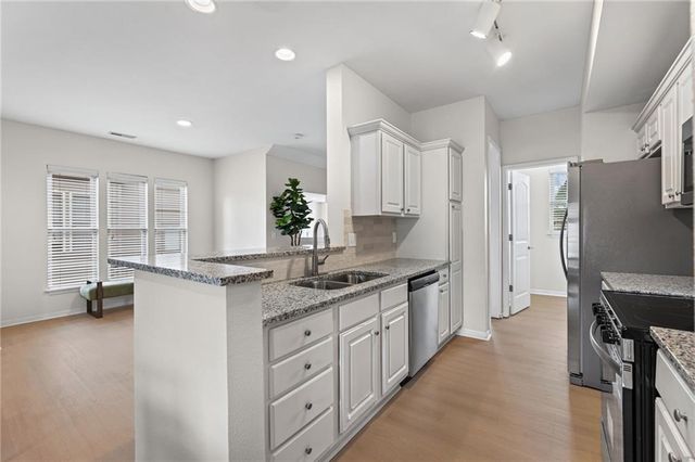 5245 Overland Drive B22, Lawrence, KS 66049