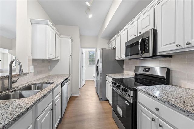 5245 Overland Drive B22, Lawrence, KS 66049