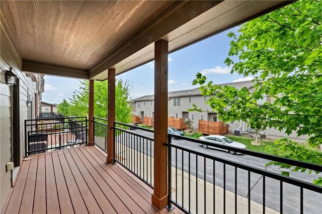 5245 Overland Drive B22, Lawrence, KS 66049