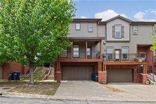 5245 Overland Drive B22, Lawrence, KS 66049