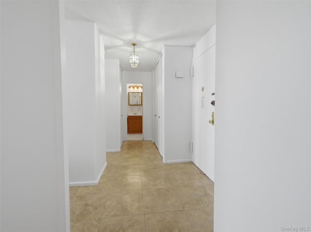 290 W 232nd Street 11E, Bronx, NY 10463