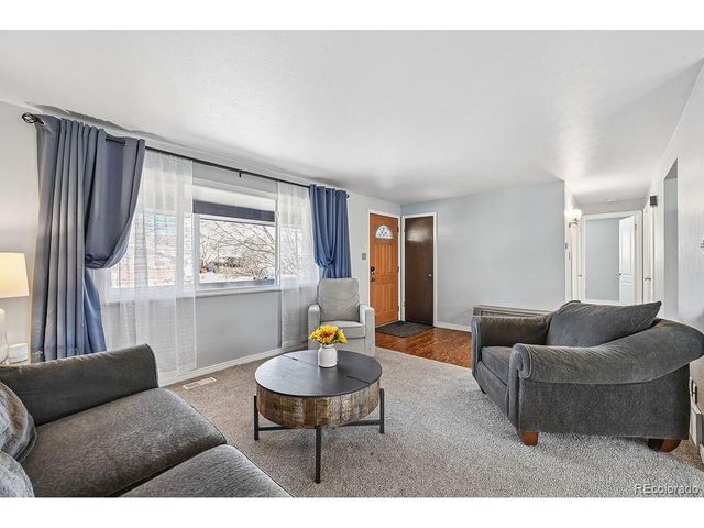 2545 S Estes Ct, Lakewood, CO 80227