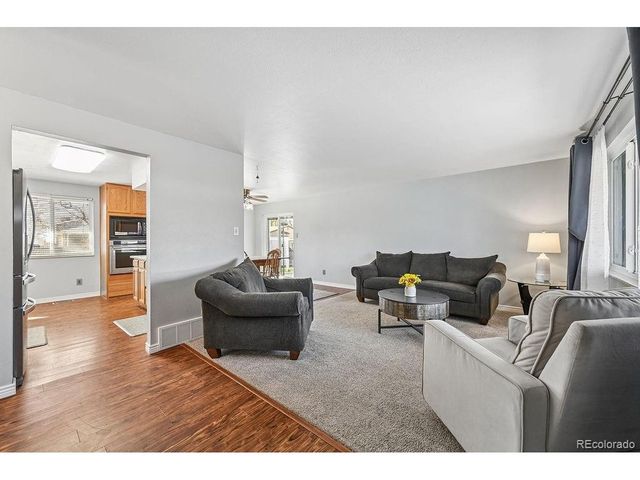 2545 S Estes Ct, Lakewood, CO 80227