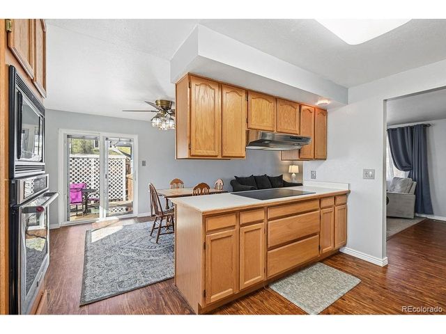 2545 S Estes Ct, Lakewood, CO 80227