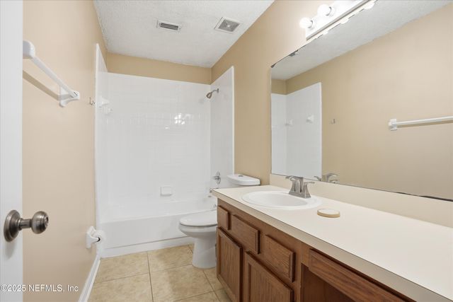 4088 LAURELWOOD Drive, Jacksonville, FL 32257