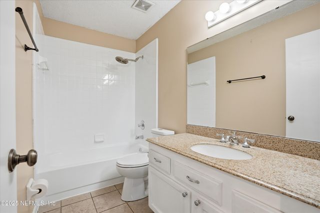 4088 LAURELWOOD Drive, Jacksonville, FL 32257