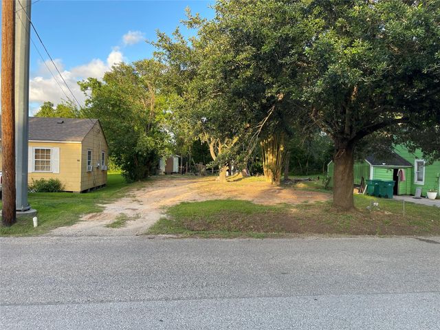 307 Ross Street, La Marque, TX 77568