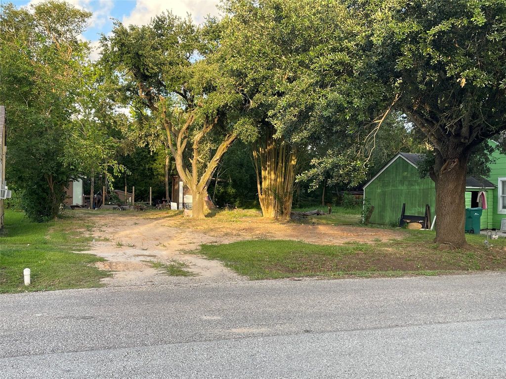 307 Ross Street, La Marque, TX 77568
