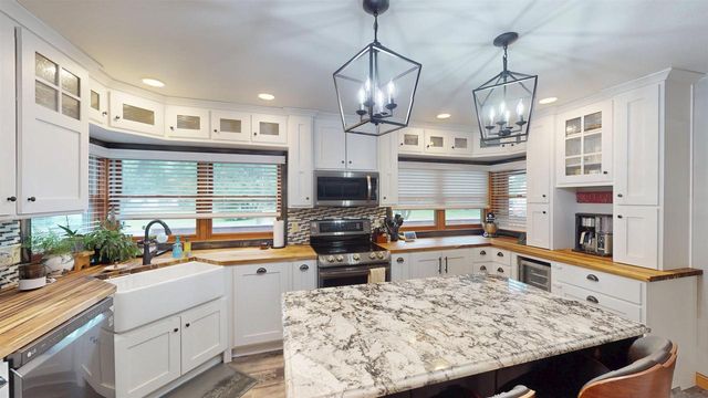 406 N 3RD STREET, Colby, WI 54421