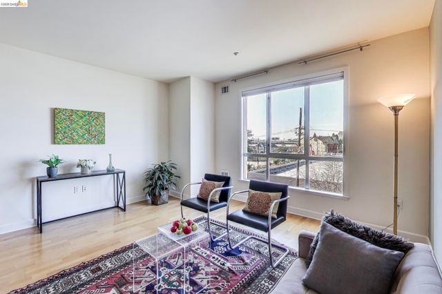 585 9Th St 441, Oakland, CA 94607