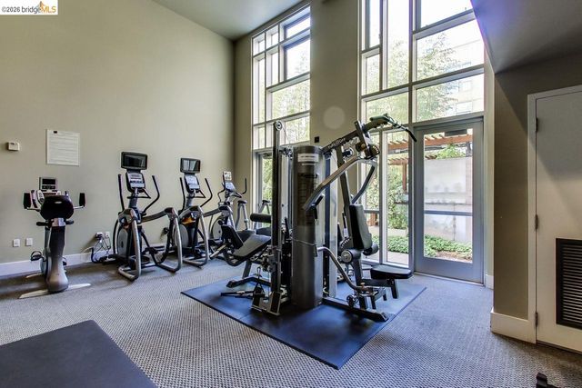 585 9Th St 441, Oakland, CA 94607