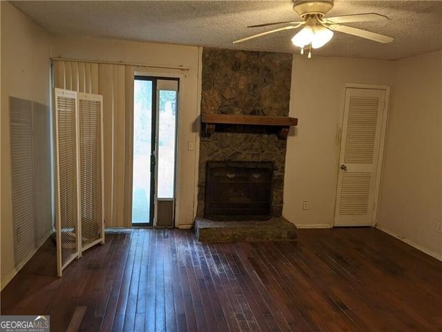 524 Northridge Crossing Drive, Atlanta, GA 30350