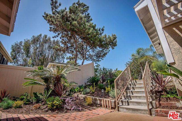 7830 W 83rd Street, Playa Del Rey (los Angeles), CA 90293