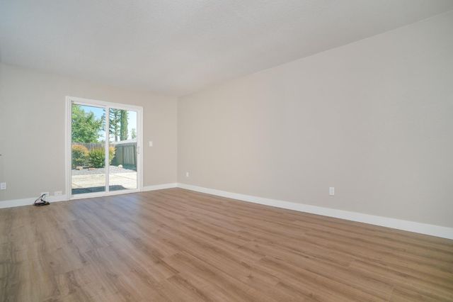 9181 Lujan Dr, Elk Grove, CA 95624