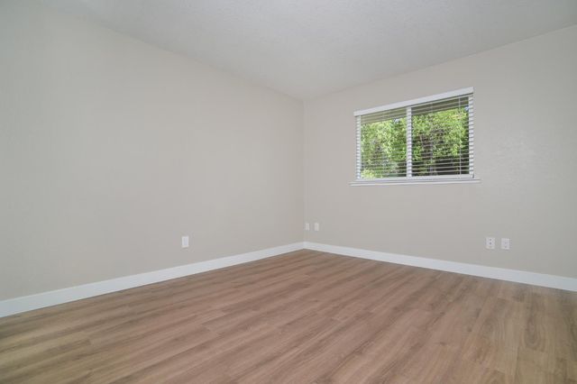9181 Lujan Dr, Elk Grove, CA 95624