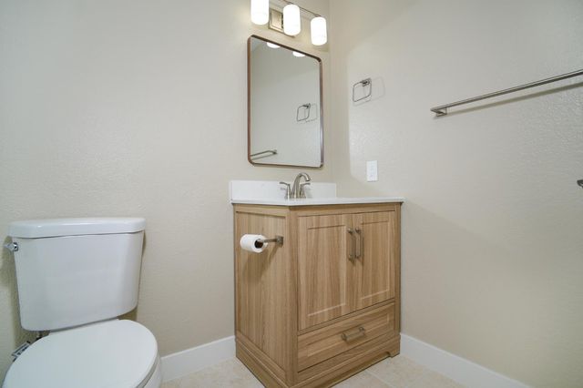 9181 Lujan Dr, Elk Grove, CA 95624