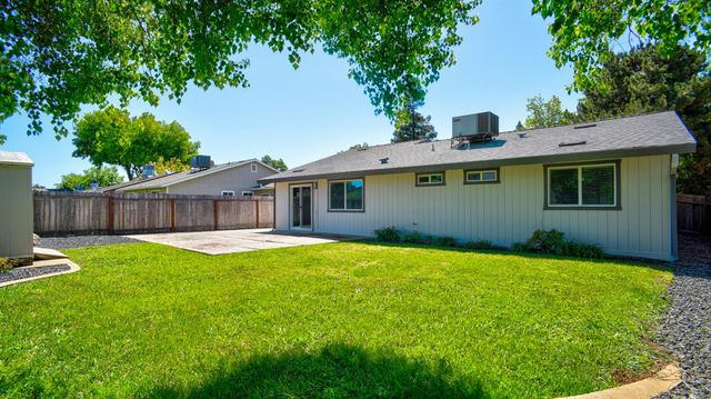 9181 Lujan Dr, Elk Grove, CA 95624