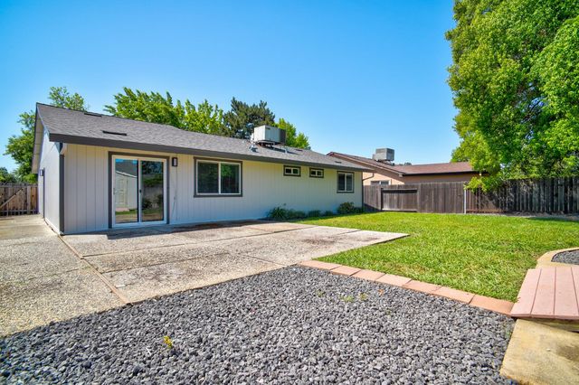 9181 Lujan Dr, Elk Grove, CA 95624