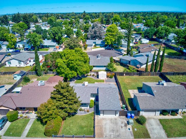9181 Lujan Dr, Elk Grove, CA 95624