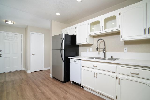 9181 Lujan Dr, Elk Grove, CA 95624