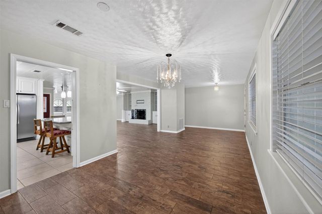 22 Willow Lane, Galveston, TX 77551