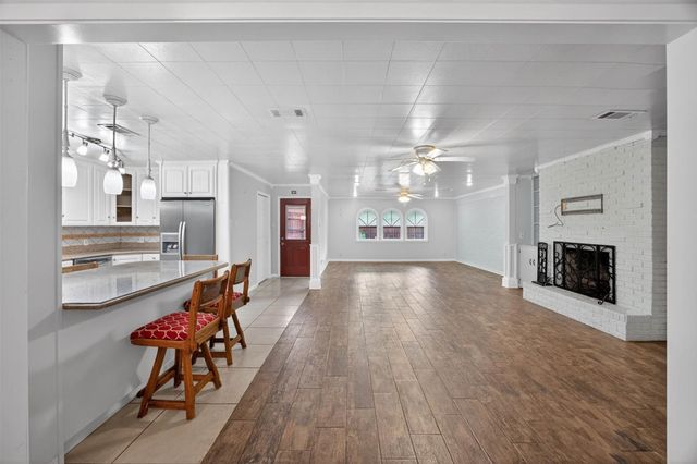 22 Willow Lane, Galveston, TX 77551