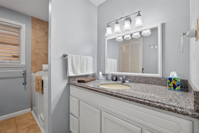 22 Willow Lane, Galveston, TX 77551