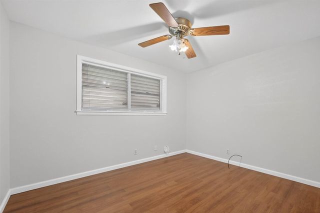 22 Willow Lane, Galveston, TX 77551