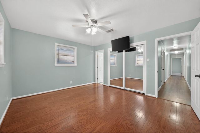 22 Willow Lane, Galveston, TX 77551