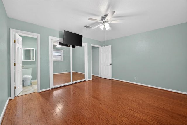 22 Willow Lane, Galveston, TX 77551