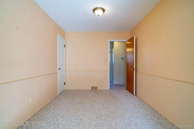 275 Council Avenue, Clawson, MI 48017