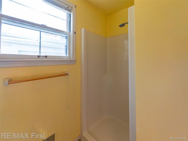 275 Council Avenue, Clawson, MI 48017