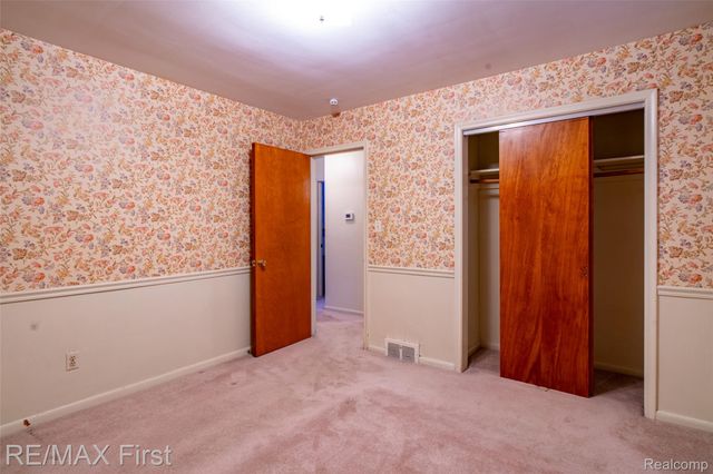 275 Council Avenue, Clawson, MI 48017