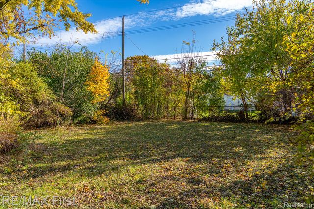 275 Council Avenue, Clawson, MI 48017