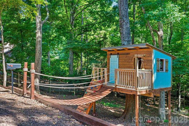 7057 Mariners Court, Tega Cay, SC 29708