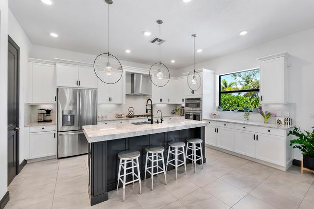 12095 S Baypoint Circle, Parkland, FL 33076