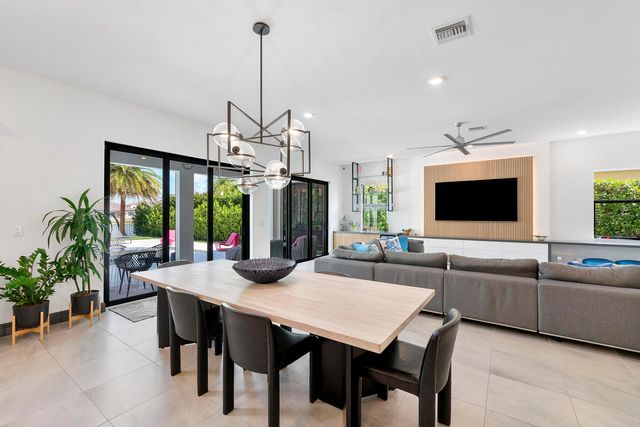 12095 S Baypoint Circle, Parkland, FL 33076