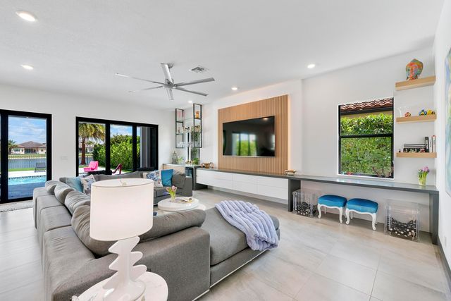 12095 S Baypoint Circle, Parkland, FL 33076