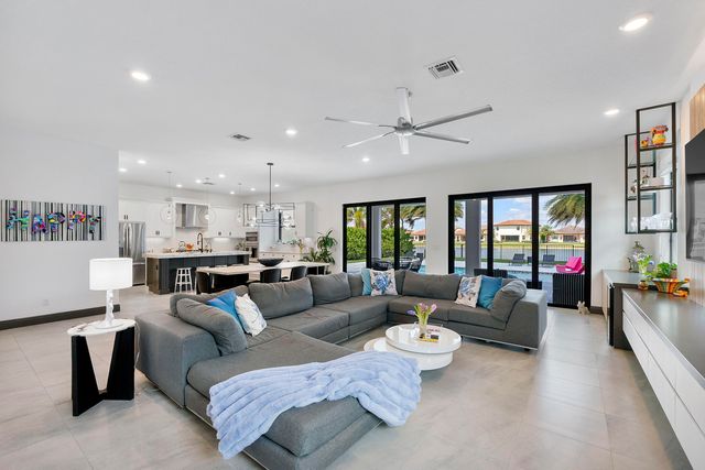 12095 S Baypoint Circle, Parkland, FL 33076