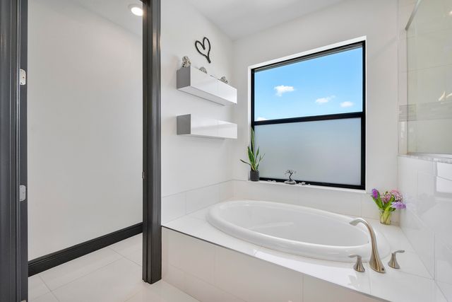 12095 S Baypoint Circle, Parkland, FL 33076