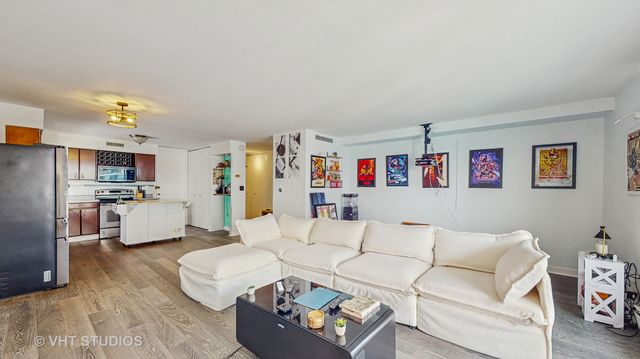 6007 N Sheridan Road 39F, Chicago, IL 60660