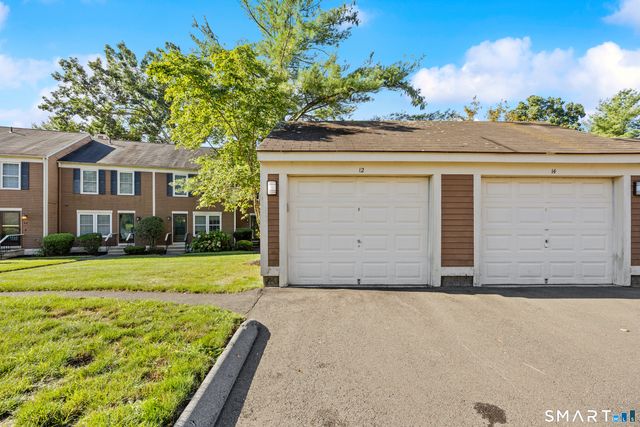 12 Foxbridge Village Road 12, Branford, CT 06405