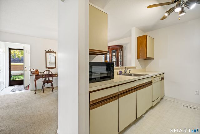 12 Foxbridge Village Road 12, Branford, CT 06405